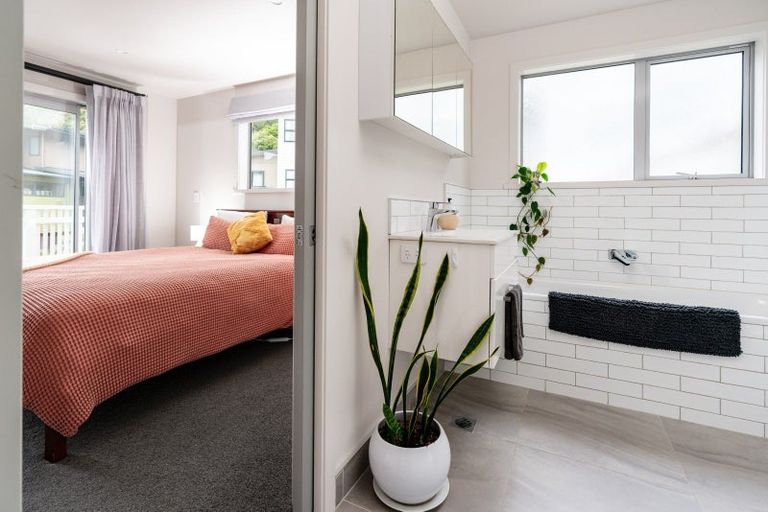 Photo of property in 20b Rarangi Way, Owhiro Bay, Wellington, 6023