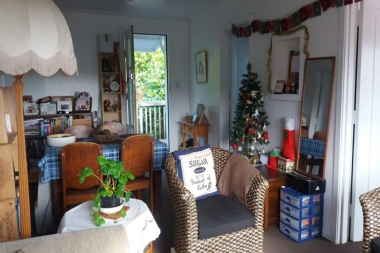 Photo of property in 51 Pembroke Road, Northland, Wellington, 6012