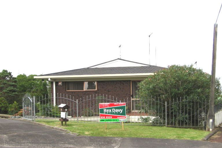 Photo of property in 8 Sunrise Lane, Te Atatu South, Auckland, 0610