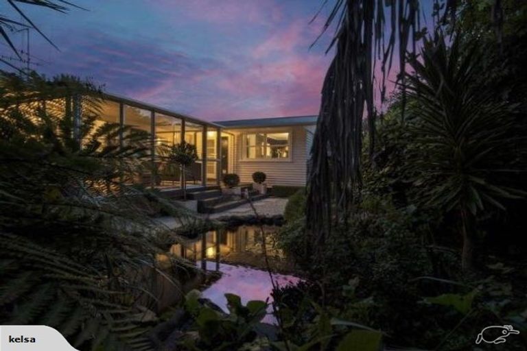 Photo of property in 13 Parkdale Place, Glenview, Hamilton, 3206