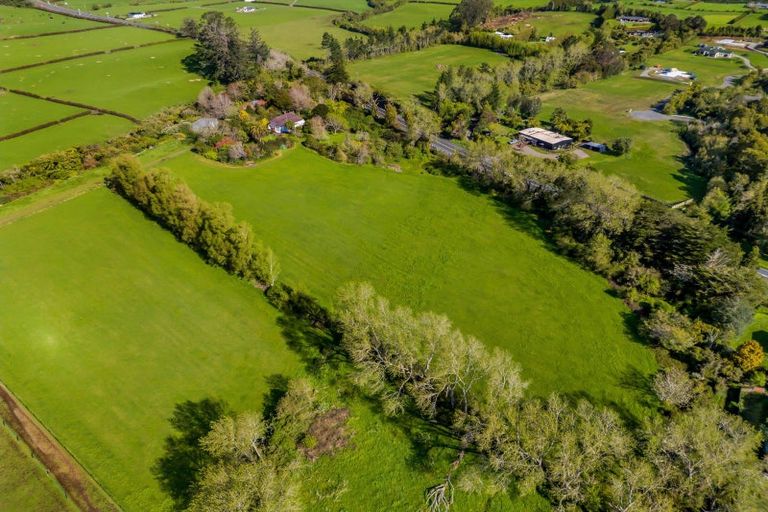 Photo of property in 1097 Junction Road, Egmont Village, New Plymouth, 4372