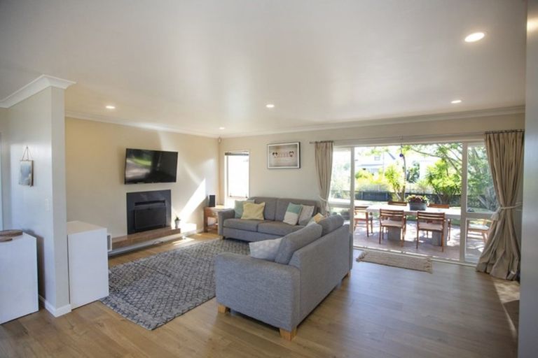 Photo of property in 317 Linton Crescent, Whangamata, 3620