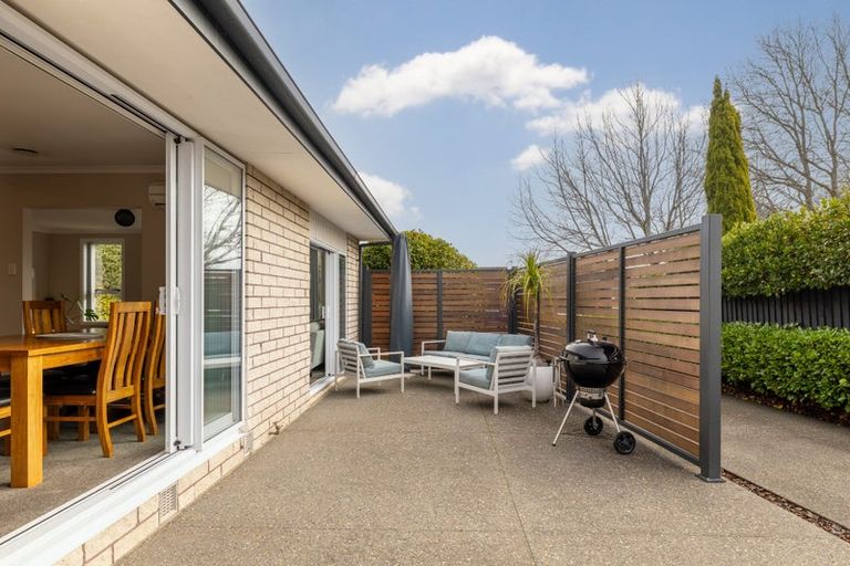 Photo of property in 10 Karnak Crescent, Russley, Christchurch, 8042