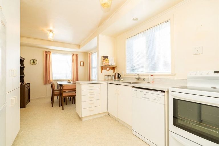 Photo of property in 32 Resthill Crescent, Glenview, Hamilton, 3206