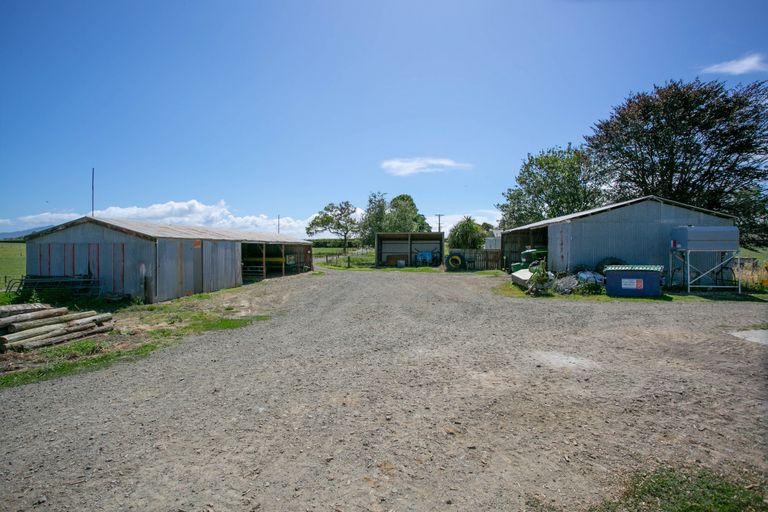 Photo of property in 32b Crispe Road, Clarks Beach, 2122