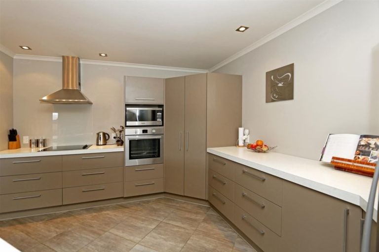 Photo of property in 5 Larlin Drive, Hawera, 4675