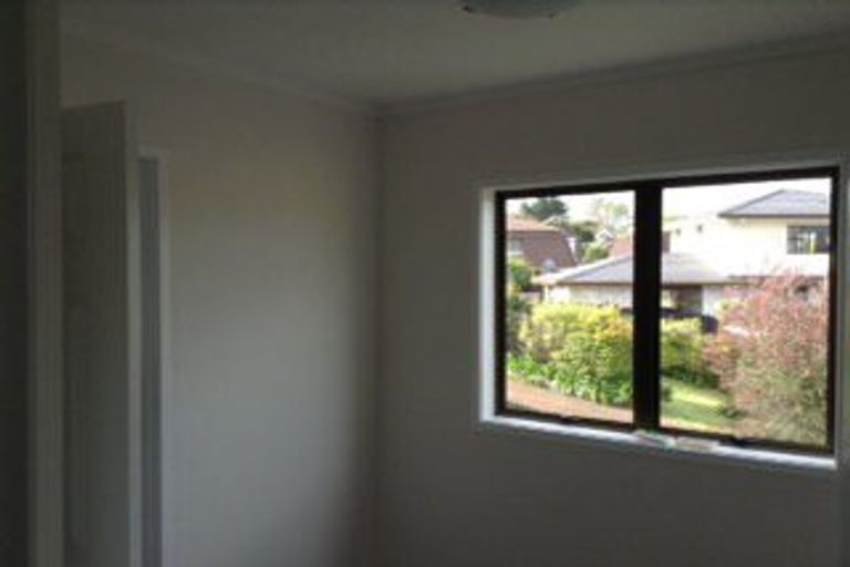 Photo of property in 1/38 Curacao Place, Half Moon Bay, Auckland, 2012