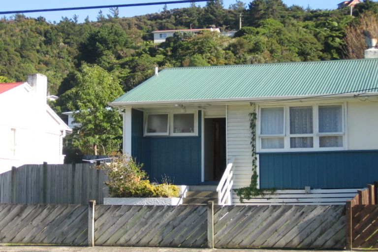 Photo of property in 214 George Street, Stokes Valley, Lower Hutt, 5019