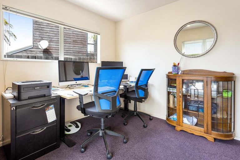 Photo of property in 44a Spinnaker Drive, Te Atatu Peninsula, Auckland, 0610