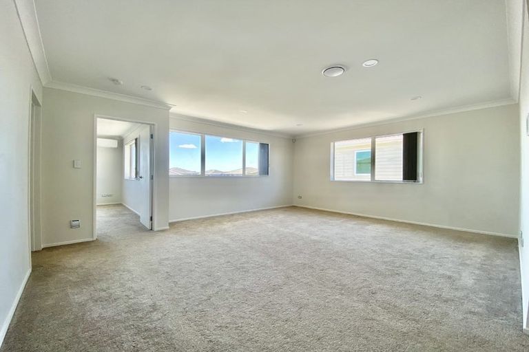 Photo of property in 70 Donegal Park Drive, Flat Bush, Auckland, 2019