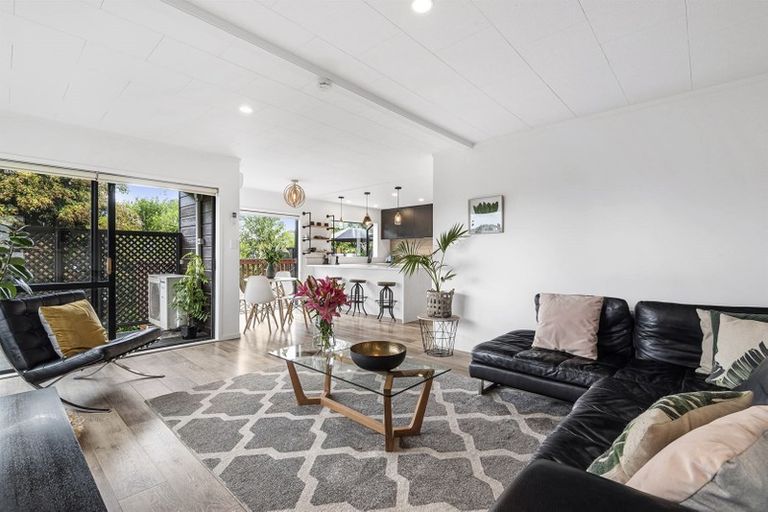 Photo of property in 2/90 Verbena Road, Birkdale, Auckland, 0626