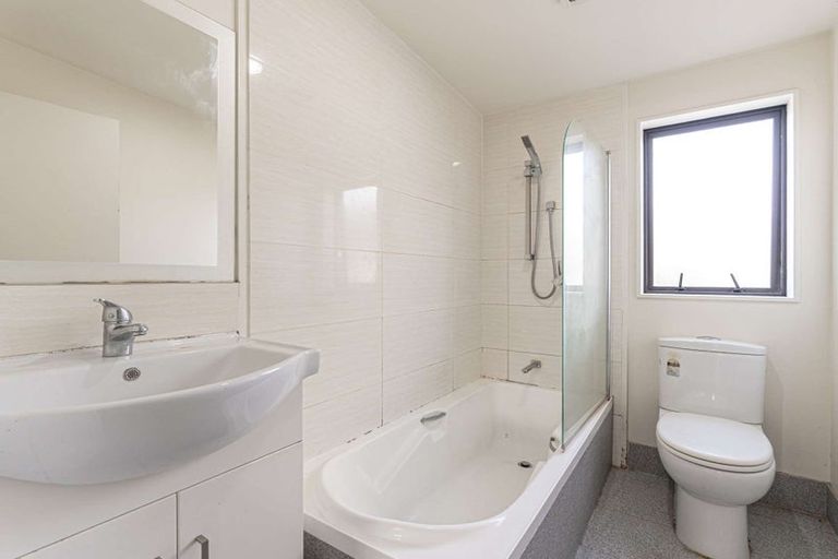 Photo of property in 11 Gordon Place, Newtown, Wellington, 6021