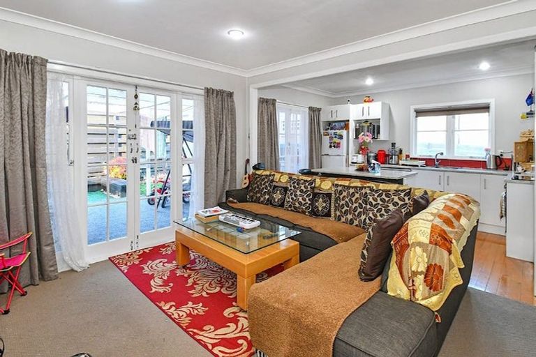 Photo of property in 23a Great South Road, Manurewa, Auckland, 2102