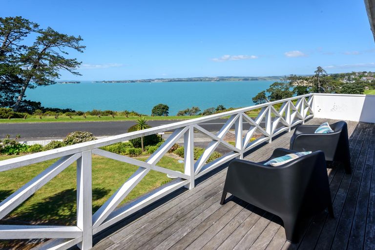 Photo of property in 58 Marine Parade, Mellons Bay, Auckland, 2014