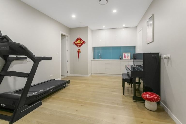 Photo of property in 12 Spyglass Street, Red Beach, 0932