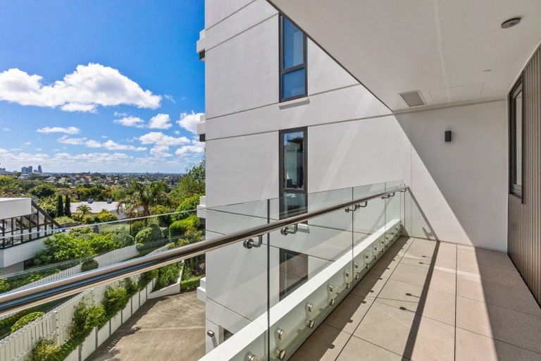 Photo of property in 124 Aldwins Road, Phillipstown, Christchurch, 8062
