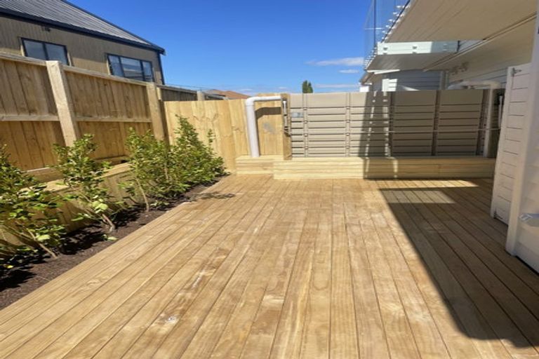 Photo of property in 6c Law Street, Torbay, Auckland, 0630