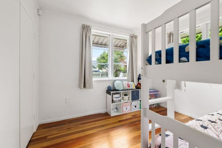 Photo of property in 119-121 Kings Crescent, Hutt Central, Lower Hutt, 5010