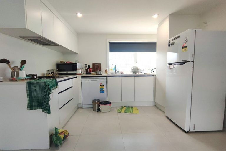 Photo of property in 120 Golf Road, New Lynn, Auckland, 0600