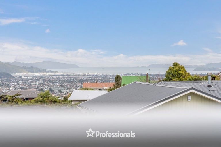 Photo of property in 3 Lone Tree Grove, Kelson, Lower Hutt, 5010
