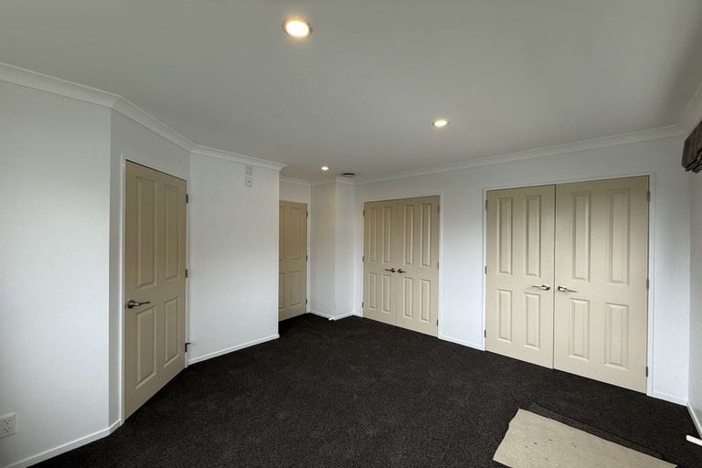 Photo of property in 40c Ruskin Road, Newlands, Wellington, 6037