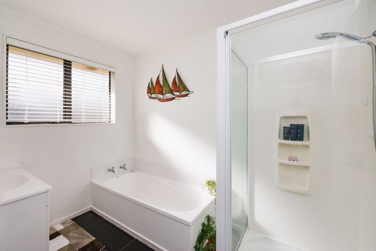 Photo of property in 55 Meridian Grove, Kelvin Grove, Palmerston North, 4414