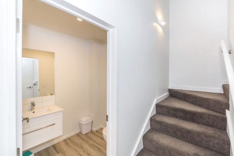 Photo of property in 33 William Dawson Crescent, Wigram, Christchurch, 8025