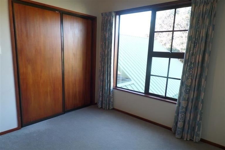 Photo of property in 5 Broadfell Avenue, Avonhead, Christchurch, 8042