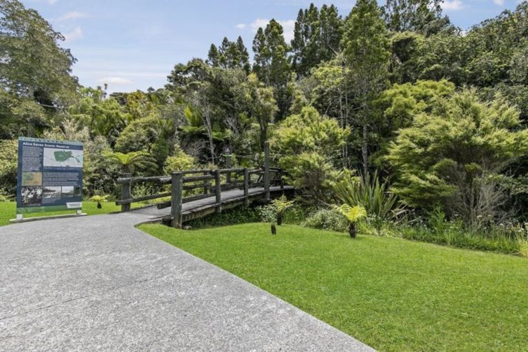 Photo of property in 4 Kensington Drive, Orewa, 0931