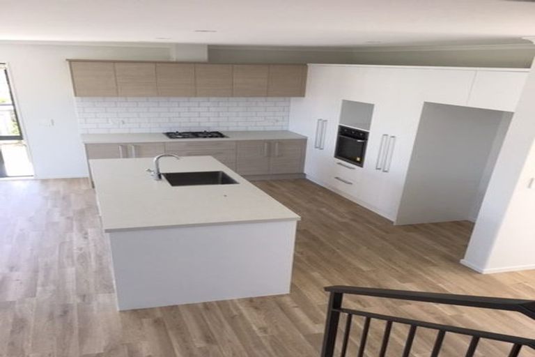 Photo of property in 51 Eugenia Rise, Totara Heights, Auckland, 2105