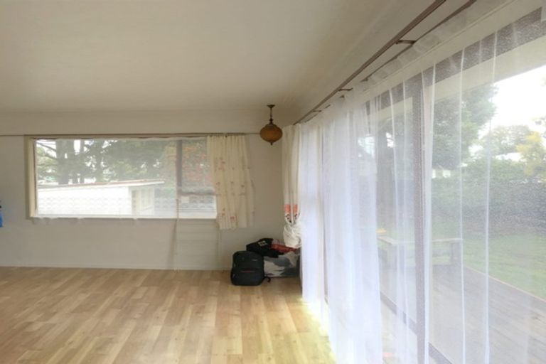 Photo of property in 29 Chilcott Road, Henderson, Auckland, 0612