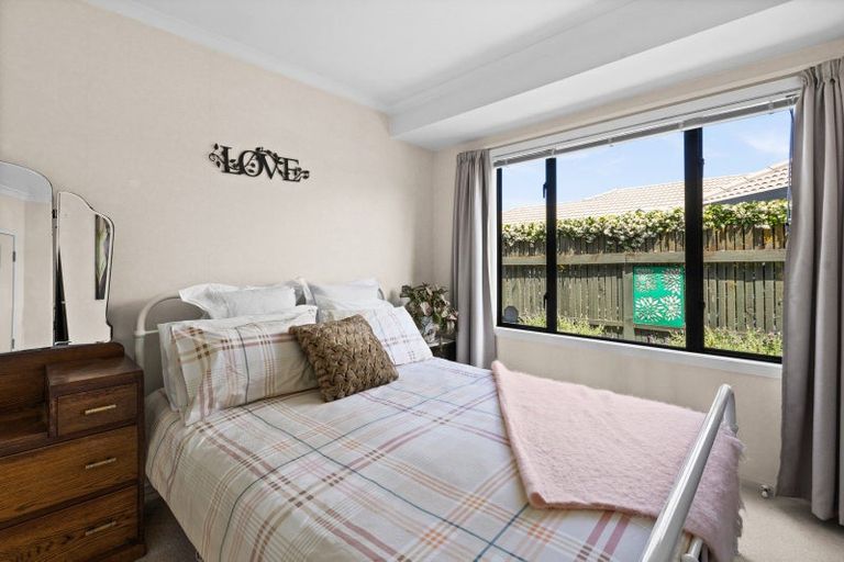 Photo of property in 2/38 Avondale Road, Taradale, Napier, 4112