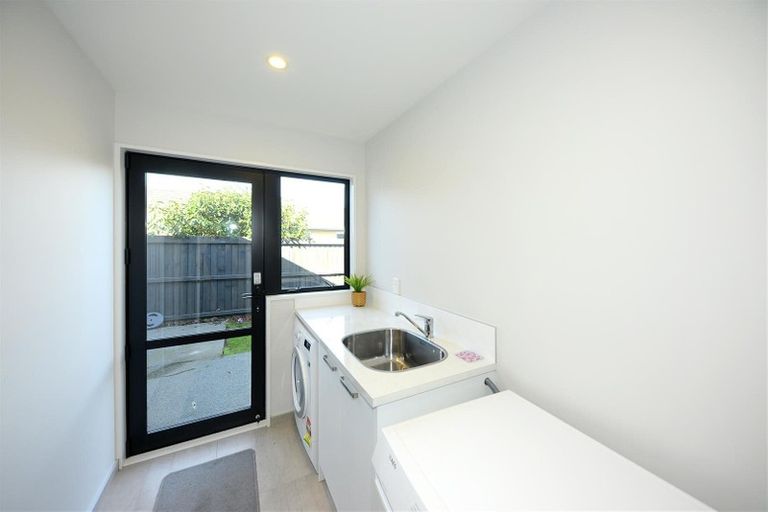Photo of property in 24 Davaar Crescent, Broomfield, Christchurch, 8042