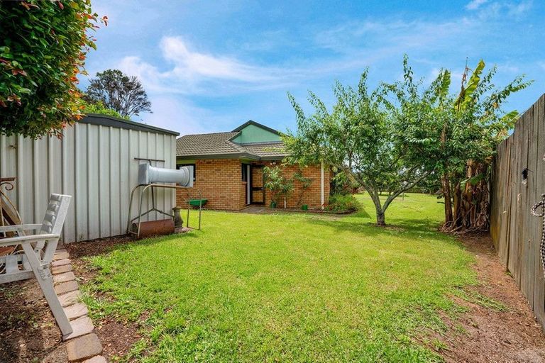 Photo of property in 2 Oakwood Place, Pukekohe, 2120