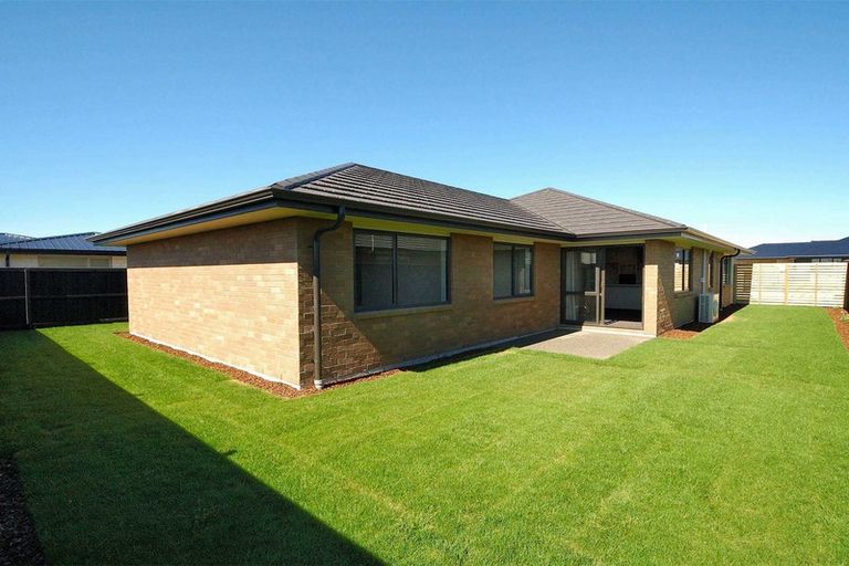 Photo of property in 33 Ragley Way, Rolleston, 7615