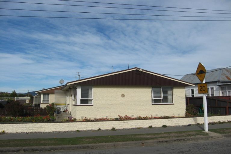 Photo of property in 4/113 Middlepark Road, Sockburn, Christchurch, 8042