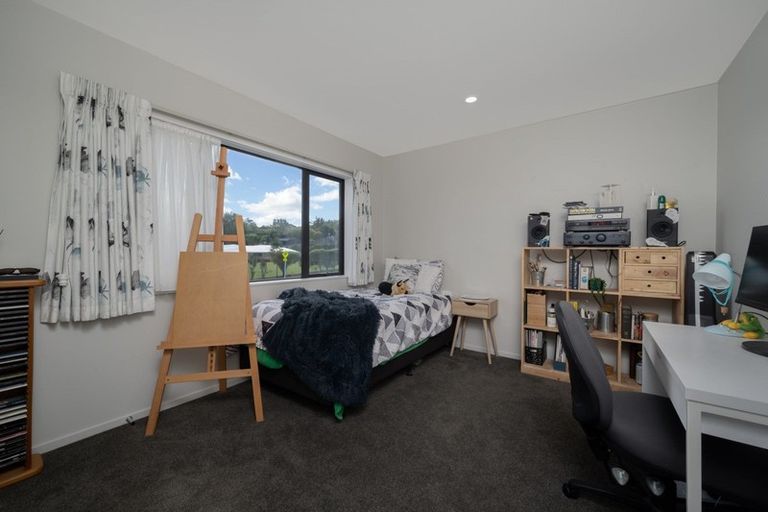 Photo of property in 118a Gracechurch Drive, Flat Bush, Auckland, 2016