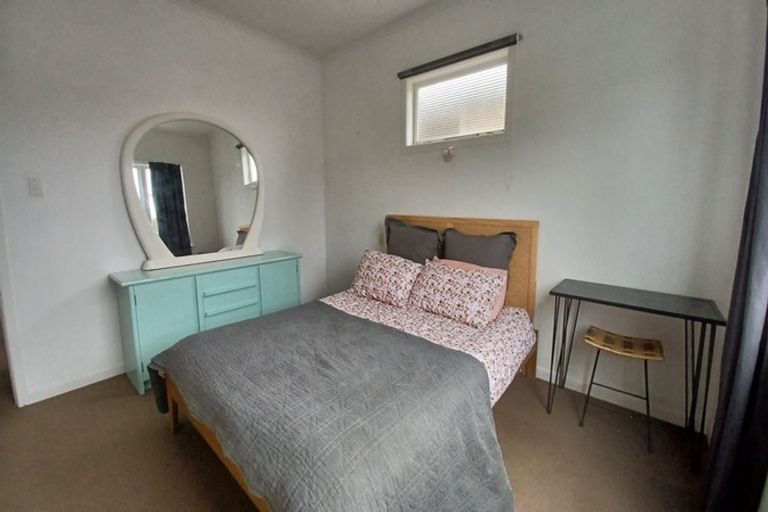 Photo of property in 51 Endeavour Street, Lyall Bay, Wellington, 6022