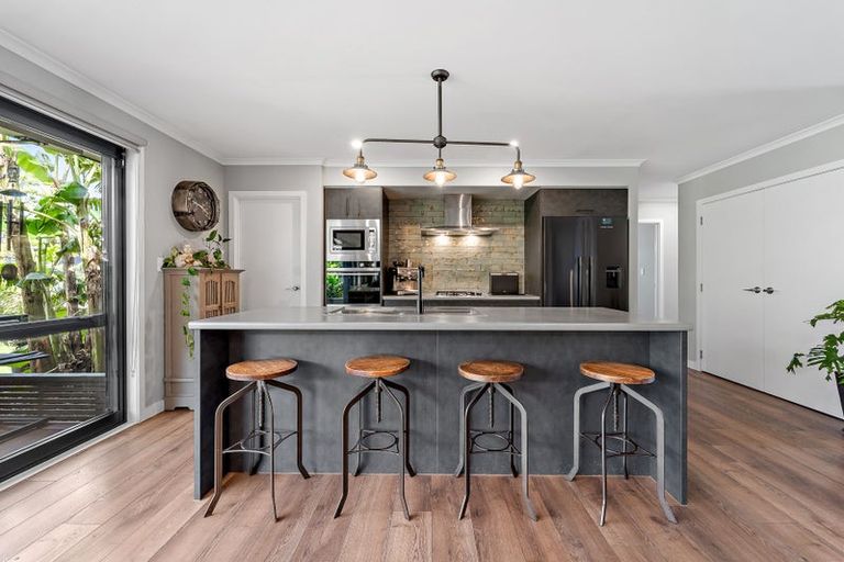 Photo of property in 39 Surf View Crescent, Red Beach, 0932