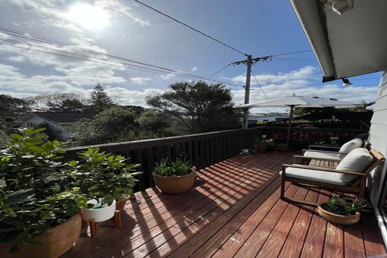 Photo of property in 25 Tawa Road, Te Atatu Peninsula, Auckland, 0610
