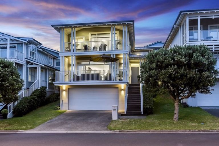 Photo of property in 15 Landmark Terrace, Orewa, 0931