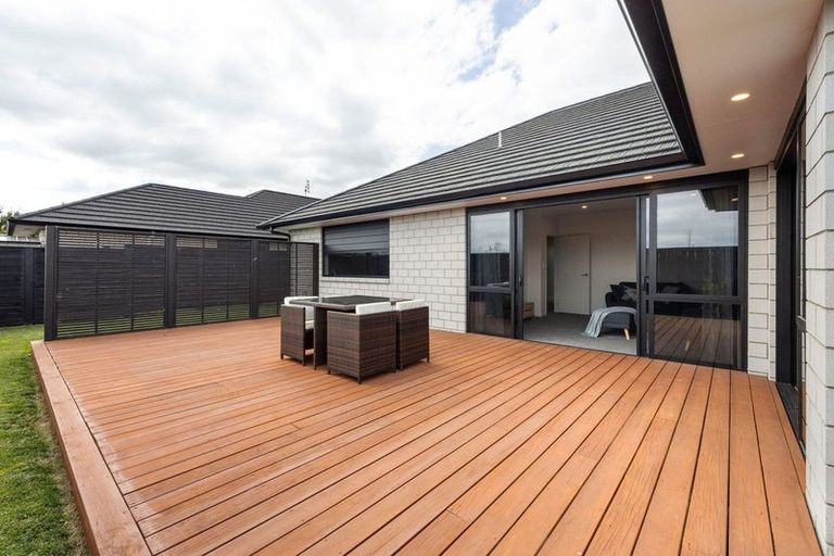 Photo of property in 44 Norfolk Drive, Cambridge, 3434