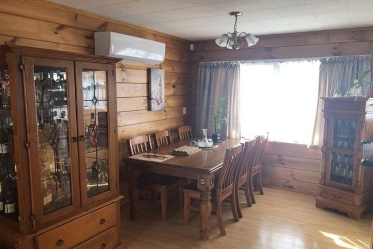 Photo of property in 1/3 Rewa Street, New Lynn, Auckland, 0600