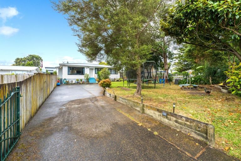 Photo of property in 37 Pomaria Road, Henderson, Auckland, 0610