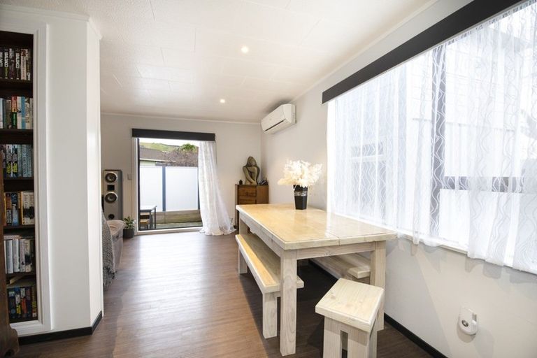 Photo of property in 1/11 Hetley Crescent, Taradale, Napier, 4112