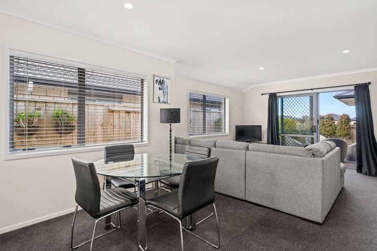Photo of property in 11 Ponga Place, Papamoa Beach, Papamoa, 3118