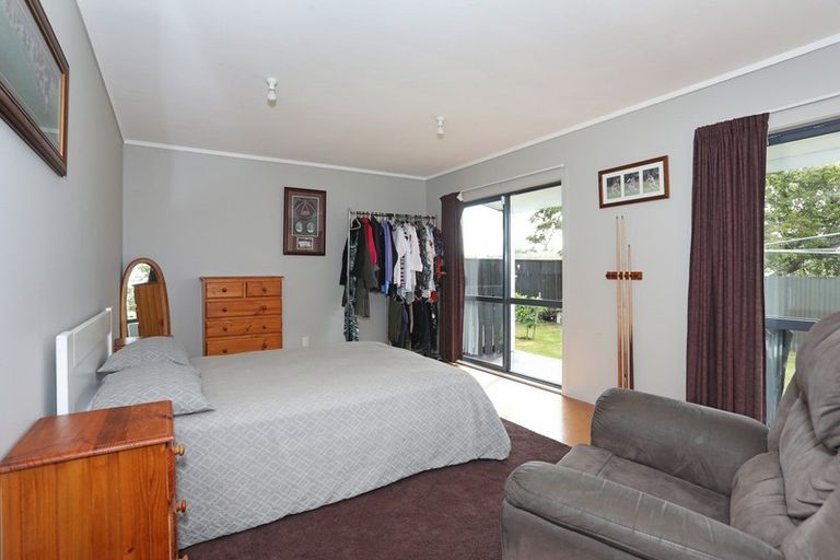 Photo of property in 11 Oaklea Avenue, Marton, 4710