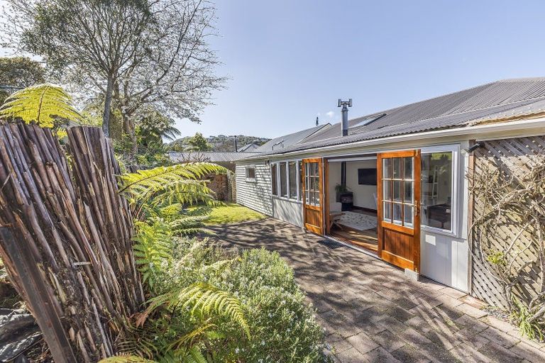 Photo of property in 38 Cashmere Avenue, Khandallah, Wellington, 6035