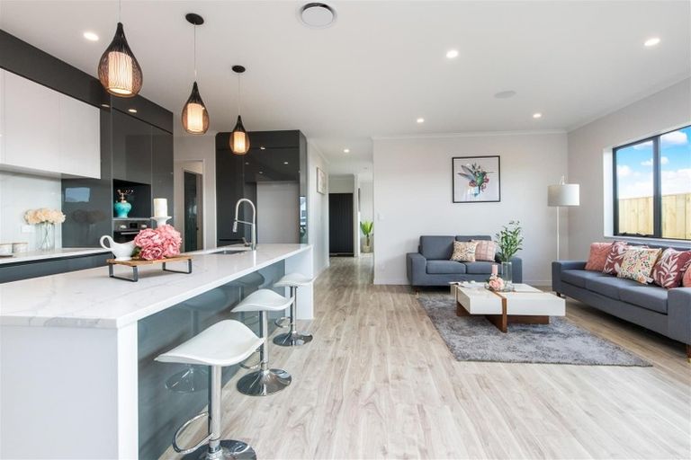 Photo of property in 45 Drumconnell Drive, Flat Bush, Auckland, 2019