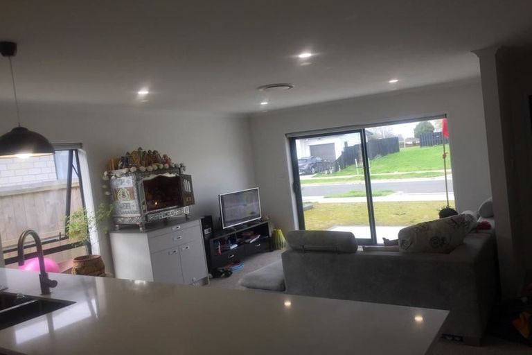 Photo of property in 11 Maioha Road, Pukekohe, 2120